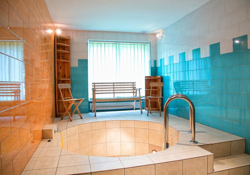 Hotel Monttis Sucha Beskidzka Eksteriør billede