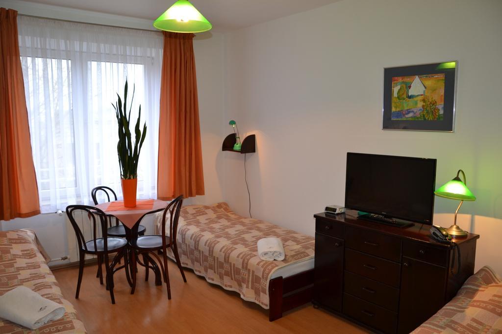 Hotel Monttis Sucha Beskidzka Eksteriør billede